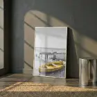 Sandal Kıyı Gri Sarı Kontrast Tekli Beyaz Metal Çerçeveli Cam Tablo Yatak Odası
