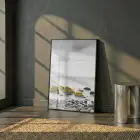 Kıyı Taşları Sarı Vurgulu Gri Tekli Siyah Metal Çerçeveli Cam Tablo Salon Oturma