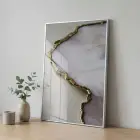 Soyut Mermer Bej Grisi Altın Tekli Gümüş Metal Çerçeveli Cam Tablo Yatak Odası