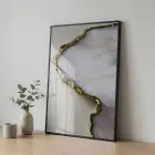 Soyut Mermer Bej Grisi Altın Tekli Siyah Metal Çerçeveli Cam Tablo Duvar Salon