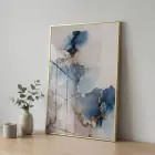 Akışkan Soyut Derin Mavi Tonlar Tekli Gold Metal Çerçeveli Cam Tablo Yatak Odası