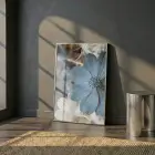 Yakın Çiçek Buz Mavisi Bej Tekli Gümüş Metal Çerçeveli Cam Tablo Yatak Odası