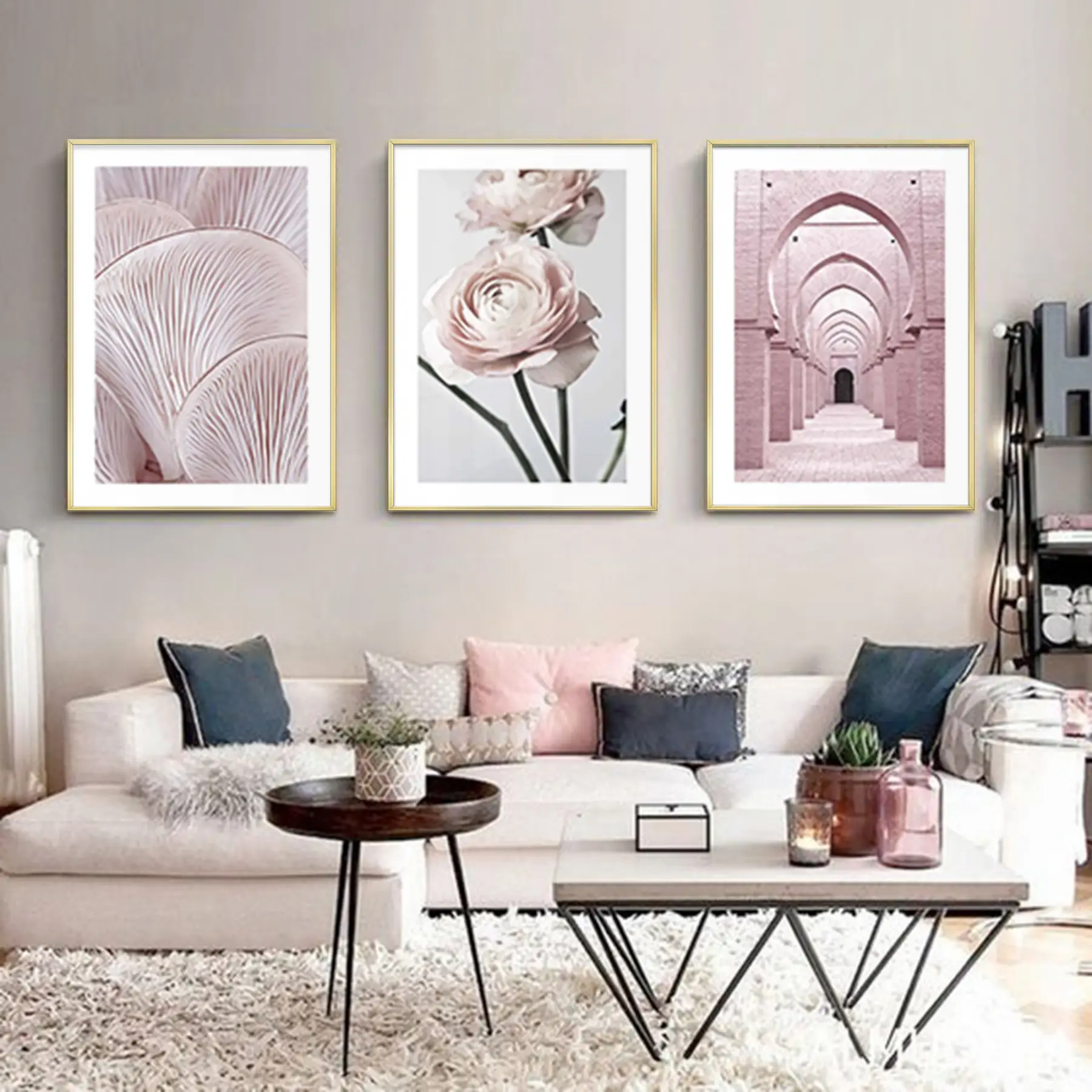 Pembe Çiçekler Beyaz Kenarlı Metal Çerçeveli Tablo Seti Altın