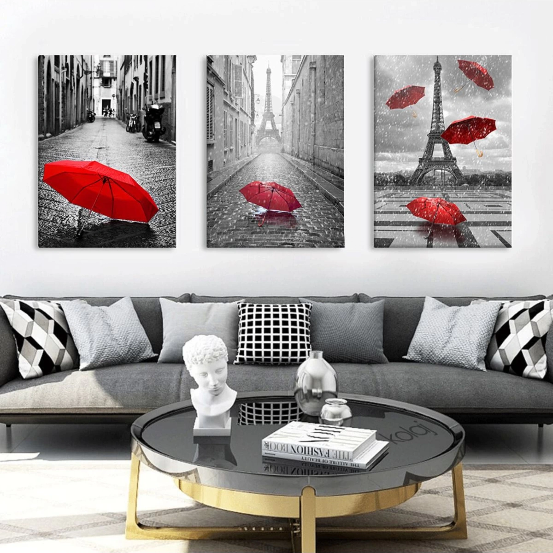 Paris Sokaklarından Görsel Hikaye: Eyfel Kulesi ve Kırmızı Şemsiyeler Üçlü Kanvas Tablo Seti