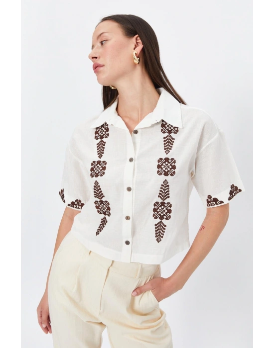 Etnik Desenli Kısa Kol Beyaz Gömlek 34164