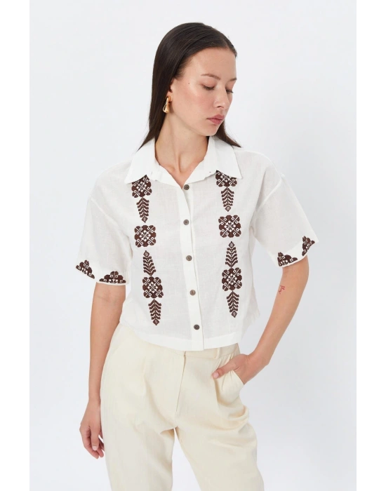 Etnik Desenli Kısa Kol Beyaz Gömlek 34164