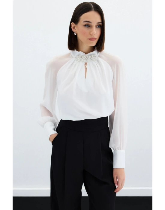 Yaka Aksesuarlı Bluz - Ekru