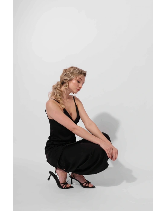 Mini Kurdele Detaylı Siyah Elbise