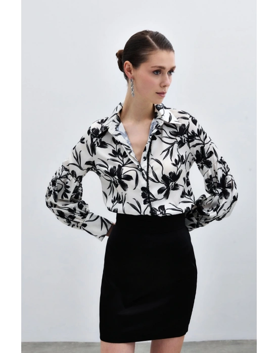 Ön Siyah İncili Gömlek - Siyah