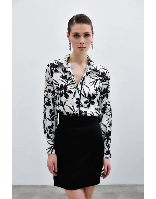 Ön Siyah İncili Gömlek - Siyah