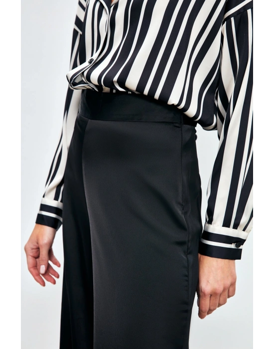 Yırtmaç Detaylı Saten Pantolon - Siyah