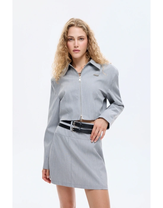 Çift Kemerli Metal Etiket Detaylı Mini Etek Gri