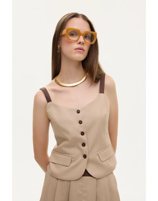 Kontrast Askılı Düğmeli Cep Detaylı Bluz Bej