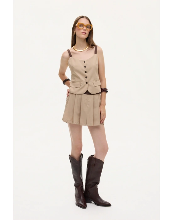 Kontrast Askılı Düğmeli Cep Detaylı Bluz Bej