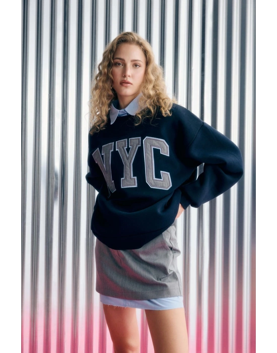 Gömlek Yakalı Nakış Detaylı Oversize Sweatshirt Lacivert