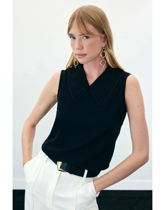 Yaka İncili Kolsuz Bluz - Siyah