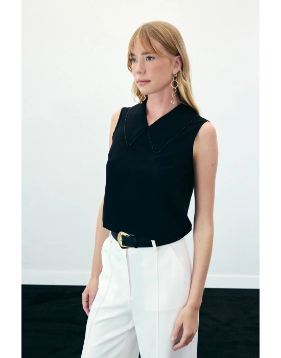 Yaka İncili Kolsuz Bluz - Siyah