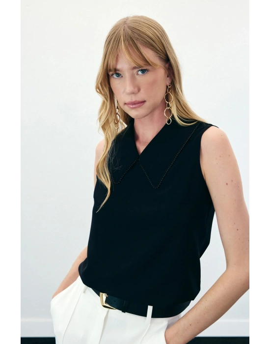 Yaka İncili Kolsuz Bluz - Siyah