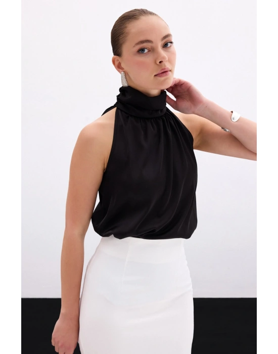 Boğazlı Kolsuz Bluz - Düz Siyah