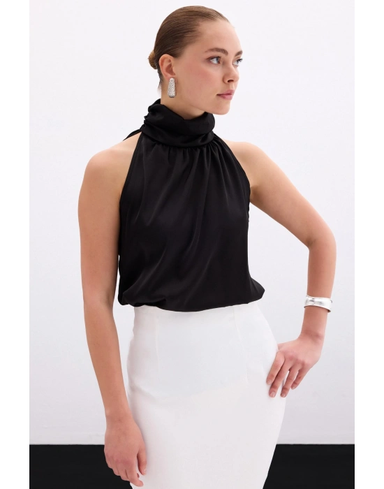 Boğazlı Kolsuz Bluz - Düz Siyah