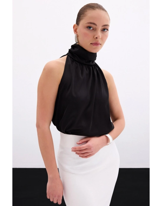 Boğazlı Kolsuz Bluz - Düz Siyah