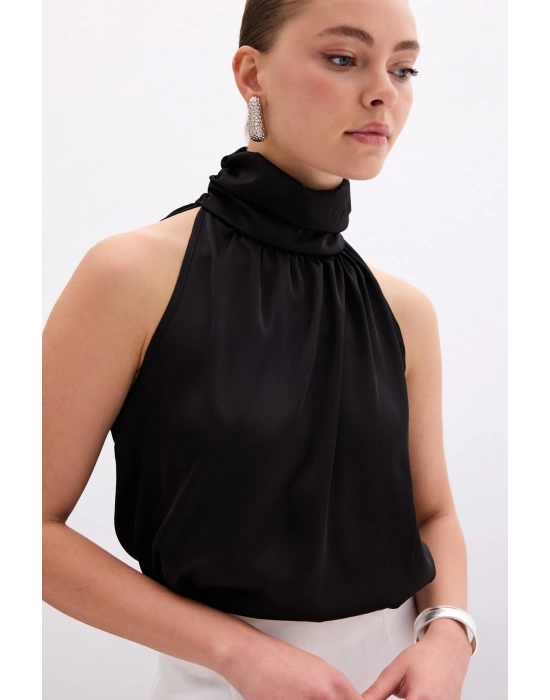 Boğazlı Kolsuz Bluz - Düz Siyah