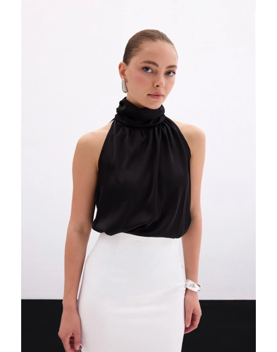 Boğazlı Kolsuz Bluz - Düz Siyah