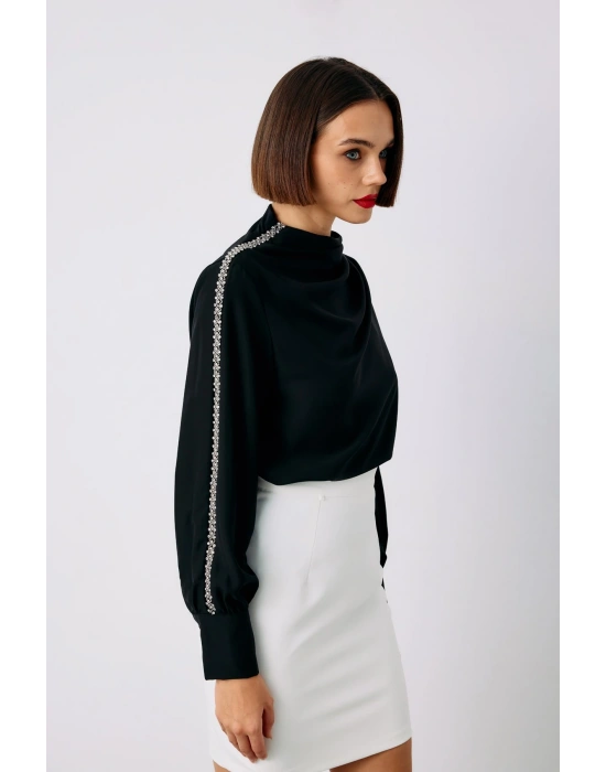Omuz Aksesuarlı Bluz - SİYAH