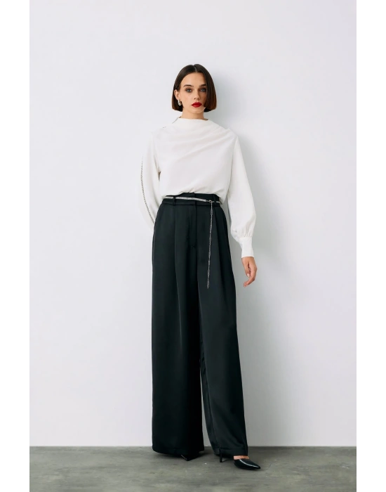 Omuz Aksesuarlı Bluz - Ekru