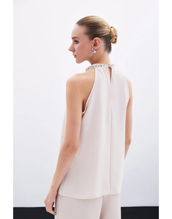 Aksesuar Detaylı Kolsuz Bluz - Bej