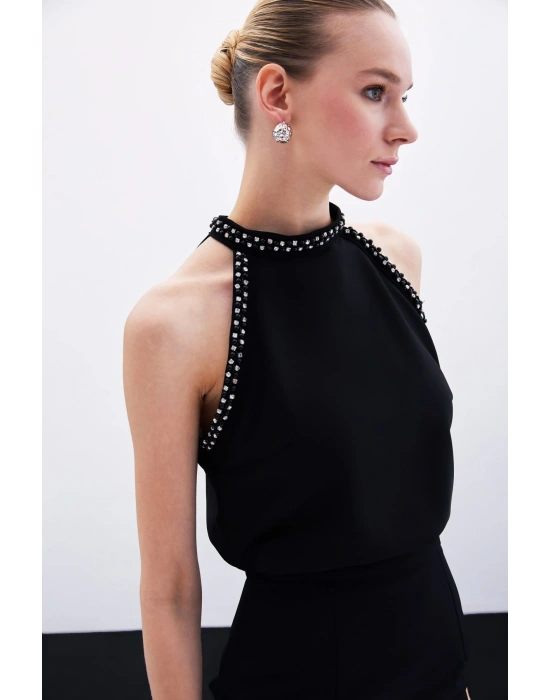 Aksesuar Detaylı Kolsuz Bluz - Siyah