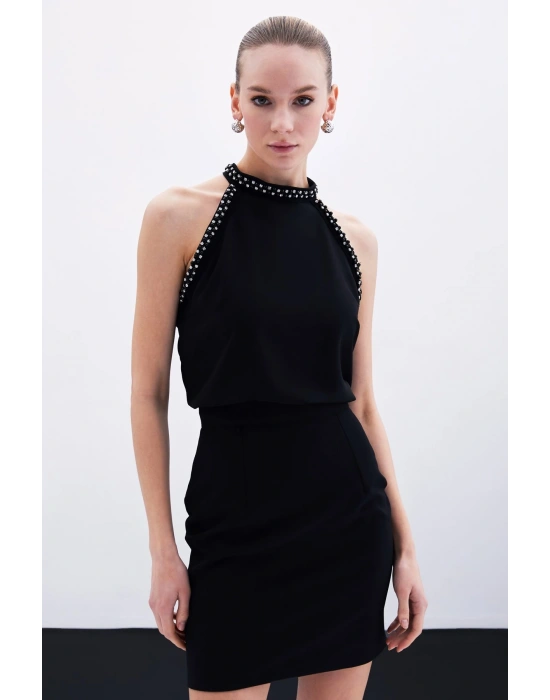 Aksesuar Detaylı Kolsuz Bluz - Siyah