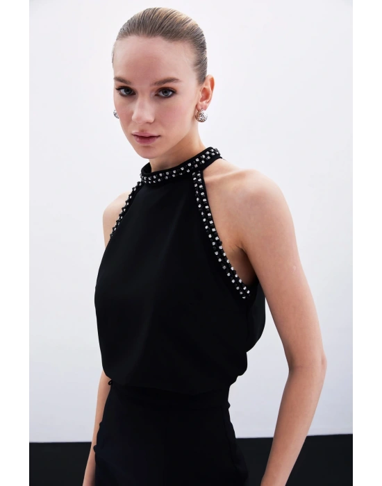 Aksesuar Detaylı Kolsuz Bluz - Siyah