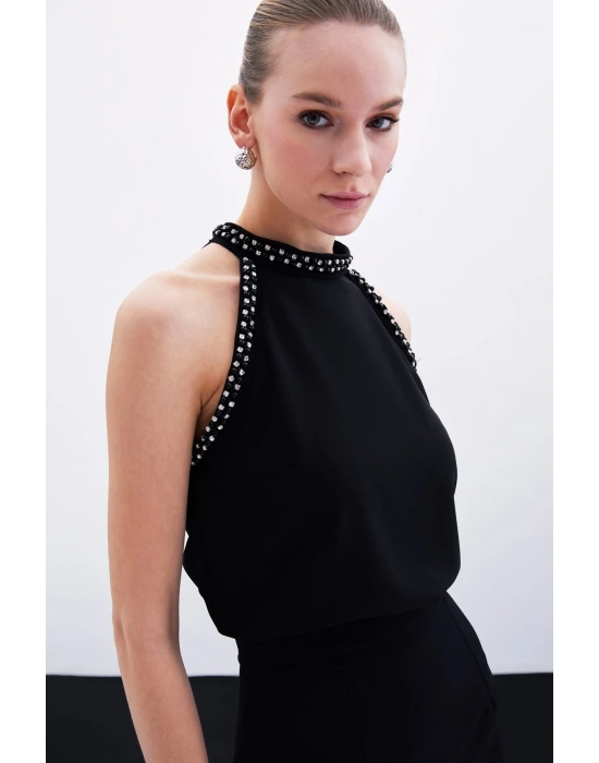 Aksesuar Detaylı Kolsuz Bluz - Siyah