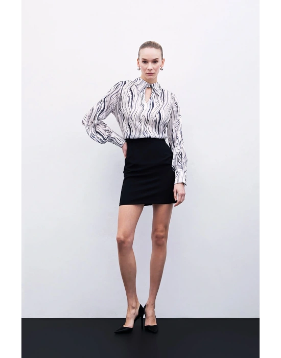 Kol Aksesuarlı Desenli Bluz - Siyah