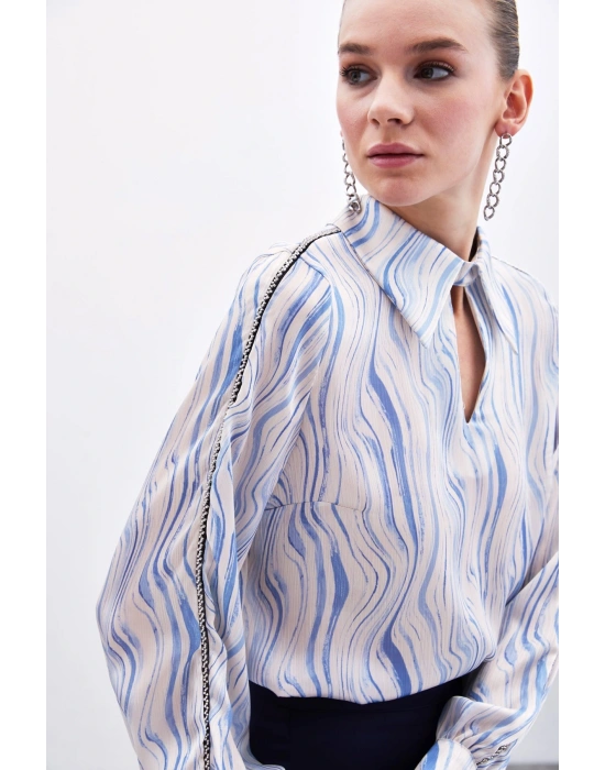 Kol Aksesuarlı Desenli Bluz - Mavi