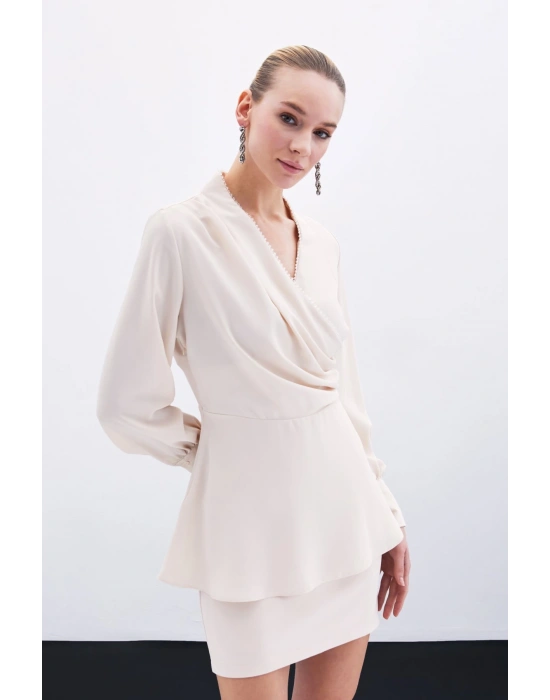 Boncuklu Yaka Kruvaze Bluz - Bej