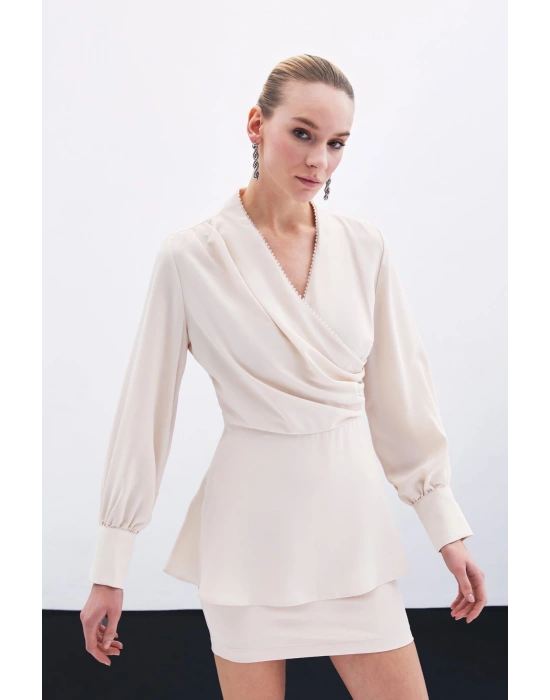 Boncuklu Yaka Kruvaze Bluz - Bej