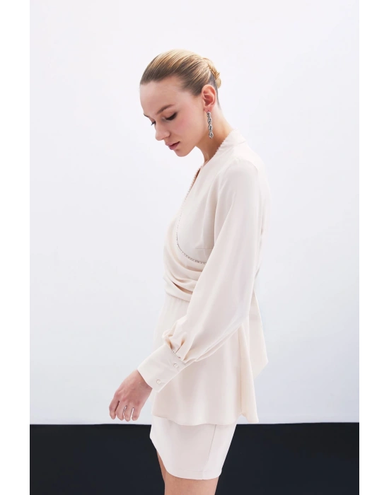 Boncuklu Yaka Kruvaze Bluz - Bej