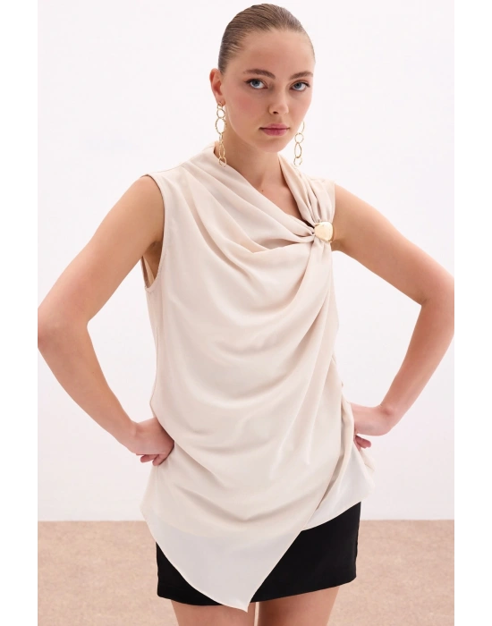 Tek Omuz Aksesuarlı Bluz - Bej