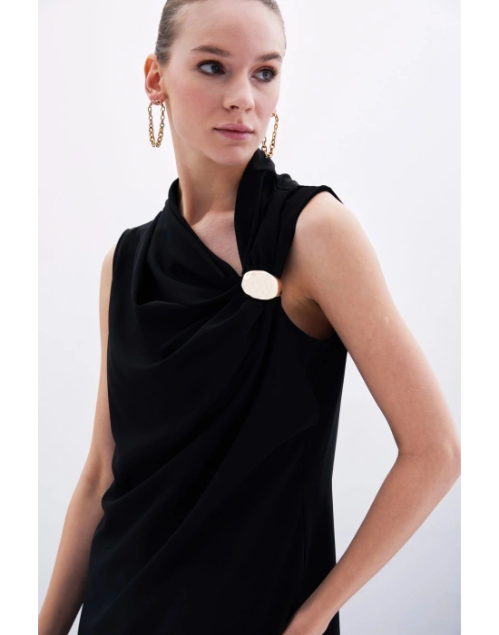 Tek Omuz Aksesuarlı Bluz - Siyah