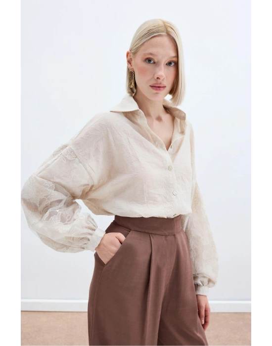 Nakış Detaylı Kraşlı Gömlek - Bej