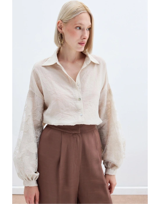 Nakış Detaylı Kraşlı Gömlek - Bej