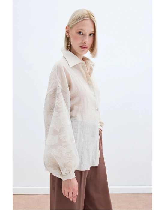 Nakış Detaylı Kraşlı Gömlek - Bej