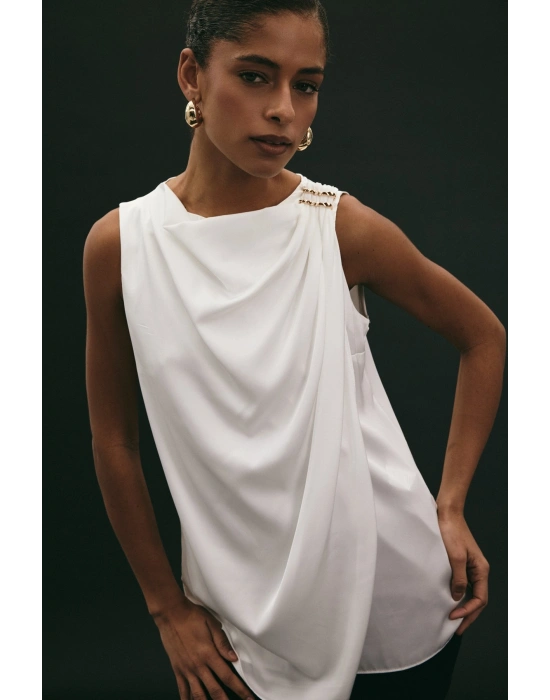 Aksesuar Detaylı Kolsuz Bluz - Ekru