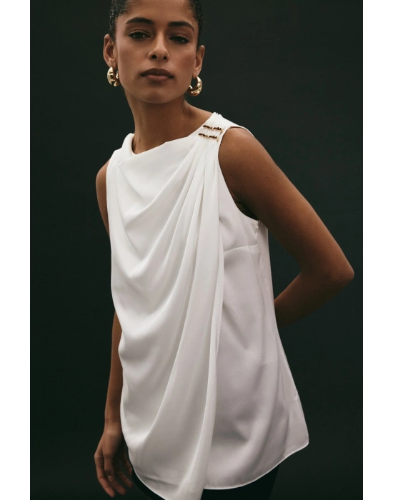 Aksesuar Detaylı Kolsuz Bluz - Ekru