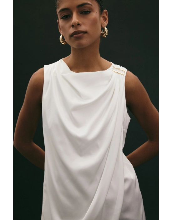 Aksesuar Detaylı Kolsuz Bluz - Ekru