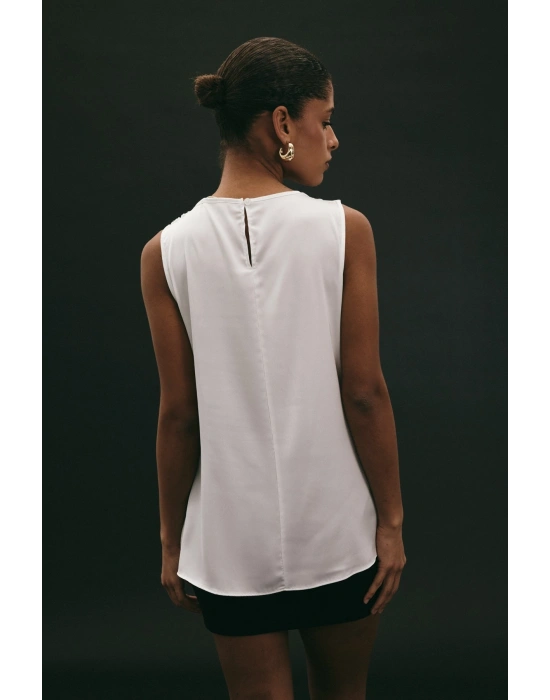 Aksesuar Detaylı Kolsuz Bluz - Ekru