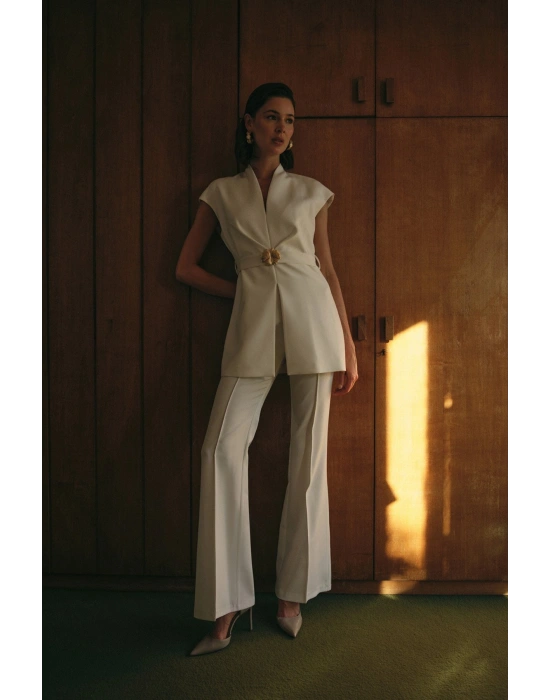 Aksesuar Kuşaklı Kolsuz Bluz - Ekru