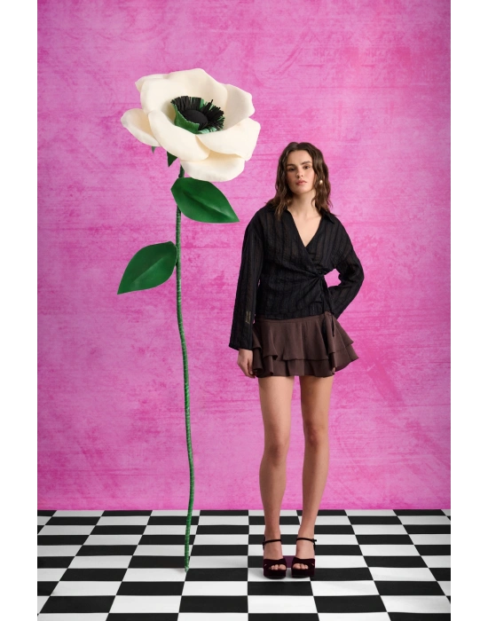 Anvelop Yaka Bağcıklı Tül Bluz Siyah